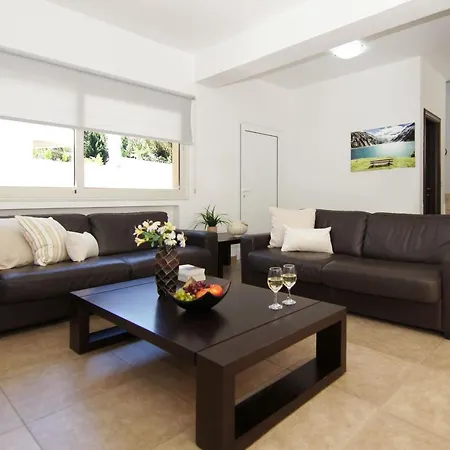 Вилла Michaella - 500m From Golden