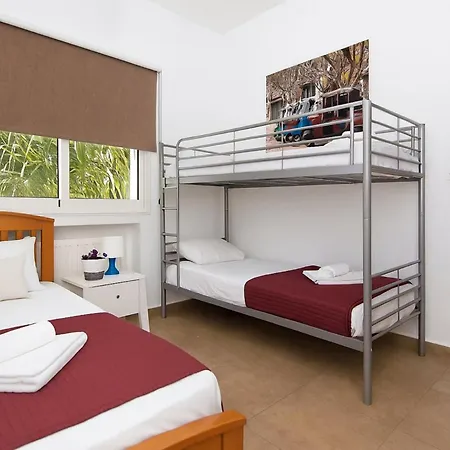 Michaella - 500m From Golden *