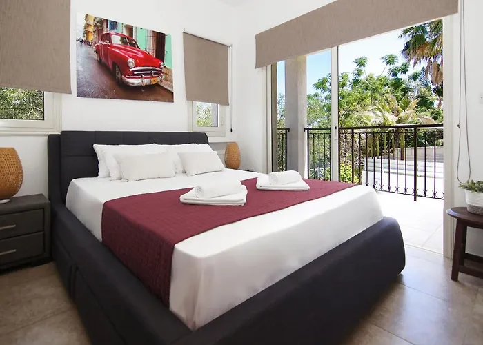 Michaella - 500m From Golden Vila