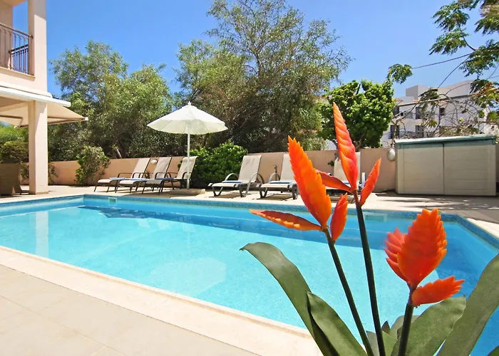 Michaella - 500m From Golden