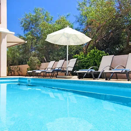 Michaella - 500m From Golden Villa