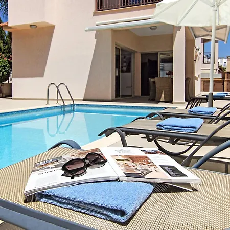 Michaella - 500m From Golden * Paralimni