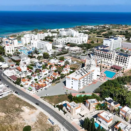 Villa Michaella - 500m From Golden *