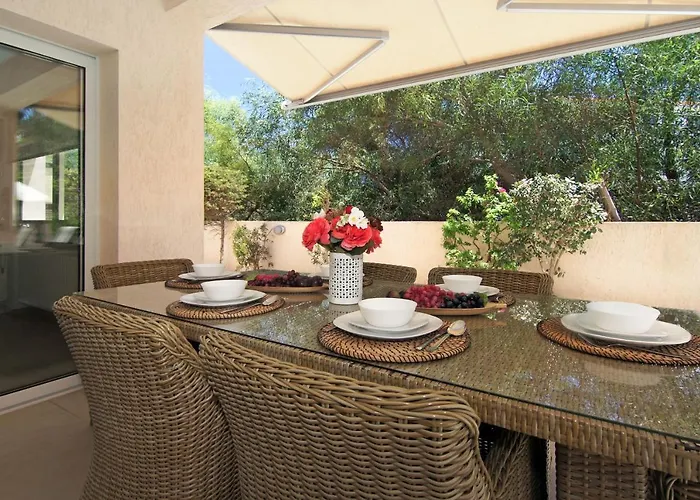 Michaella - 500m From Golden